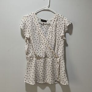 Almost Famous Shirt Womens Sz XL White Brown Dots Breezy Short Sleeve V-Neck